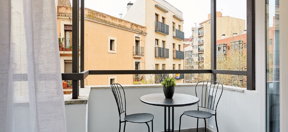 8210) Urban District Apartments Barcelona / Bedroom Suite