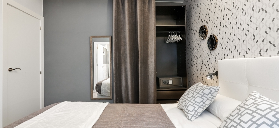 6617) Bedroom 2 with ensuite bathroom and terrace
